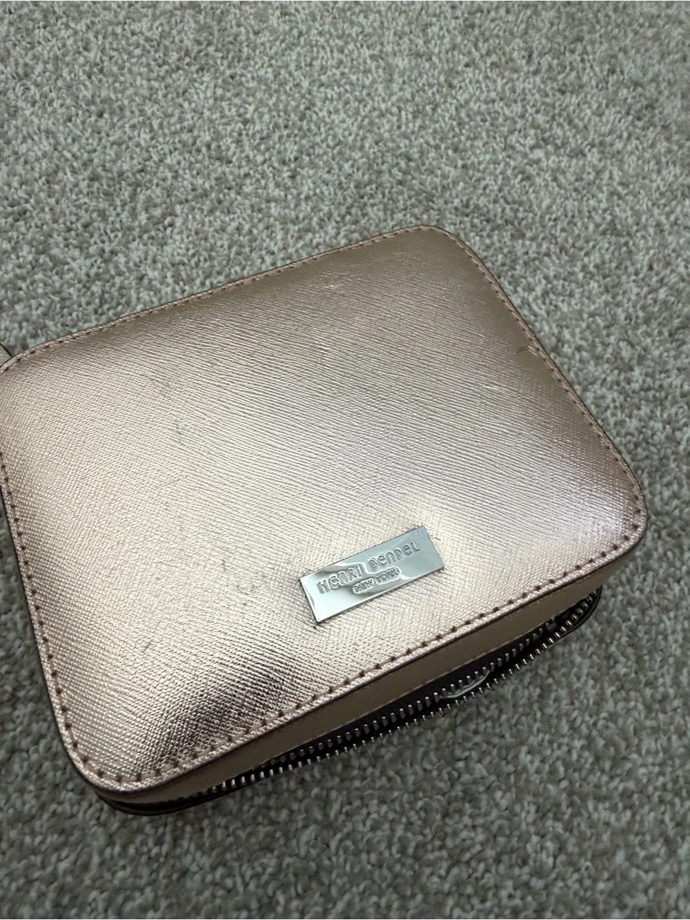 Henri Bendel jewelry case. - Picture 2 of 7